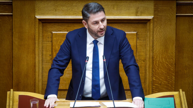 Ανδρουλάκης: «Η συνταγματική αναθεώρηση θέλει σοβαρότητα, όχι τακτικισμούς»