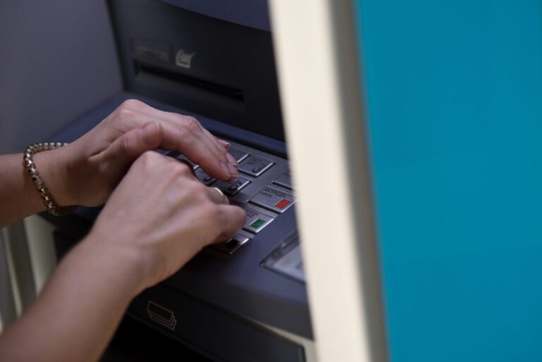 Ο “χάρτης” των πληρωμών από τον e-ΕΦΚΑ και τη ΔΥΠΑ έως τις 12 Ιουνίου