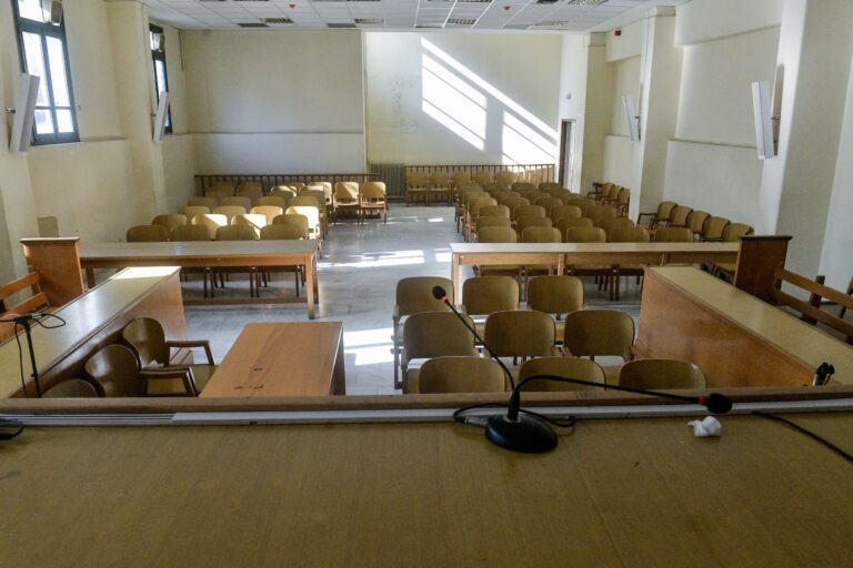 Δικαστικό «μπλόκο» σε απόλυση: Παραμονή στο Δήμο μέχρι τη σύνταξη για συμβασιούχο της ΔΥΠΑ