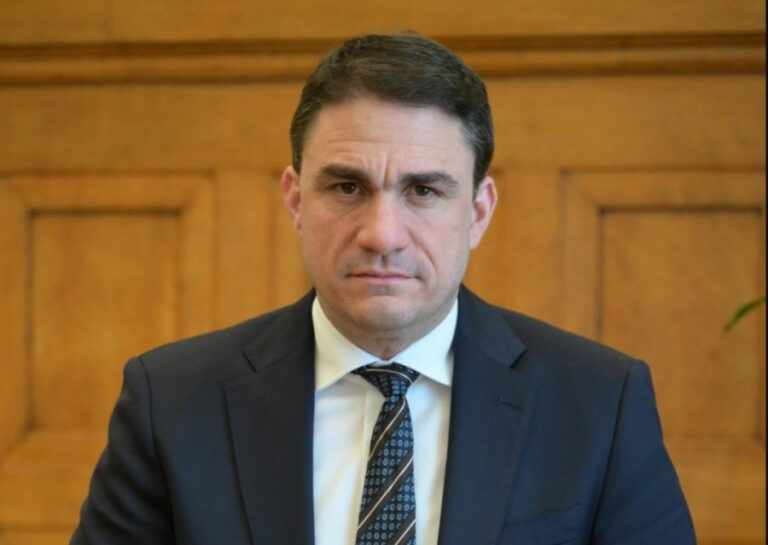 ΠΑΣΟΚ: Ο Πρωθυπουργός ισχυρίζεται πως επένδυσε στην Πολιτική Προστασία, το αποτέλεσμα δεν τον δικαιώνει